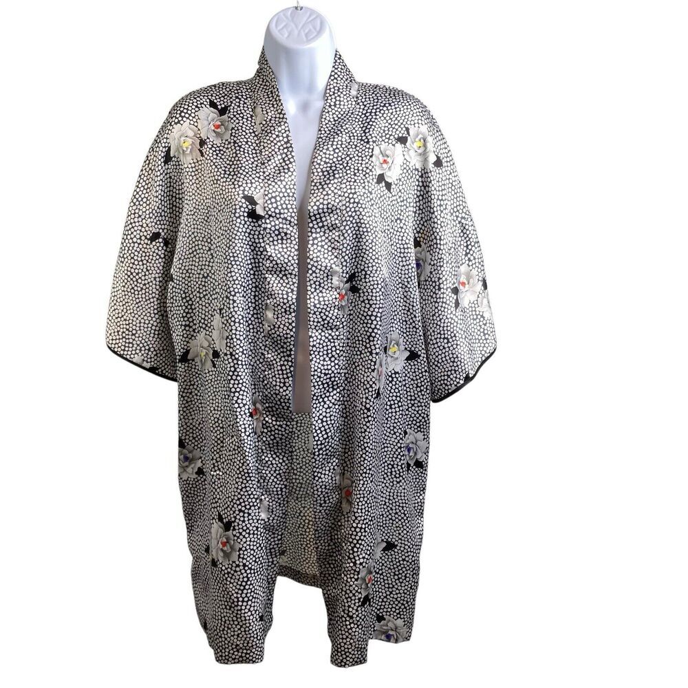 Vintage Val-Mode Women's Gray Floral Satin Kimono Size S‎ Robe Asian 70's Vibes